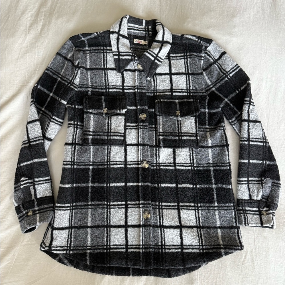 Faherty Women’s Shacket Black and White Plaid